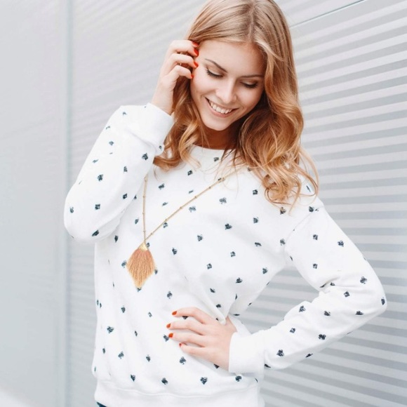 ✨NWT Silk Feathered Tassel Pendant Necklace Gold✨Large Statement necklace ✨ - Picture 3 of 6